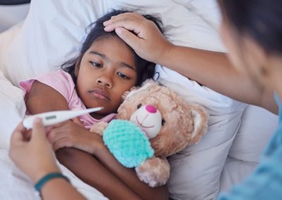 Falsi miti sulla febbre nei bambini: quando preoccuparsi e come gestirla